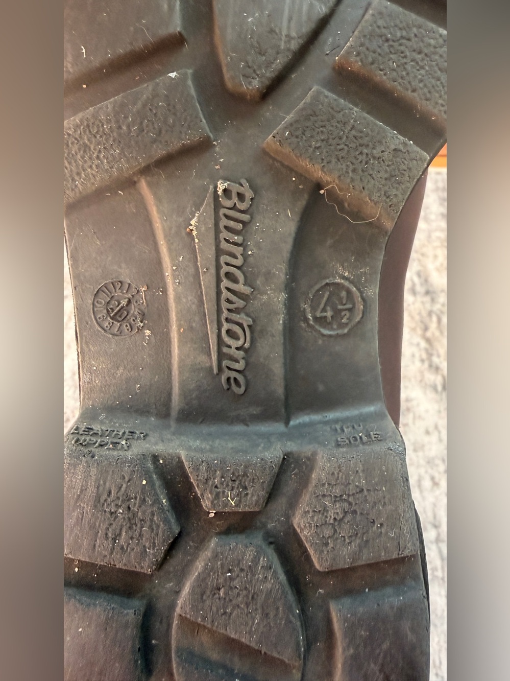 Limited Edition Blundstone 150th Anniversary Chelsea Boots in Auburn Leather 7.5 - Picture 12 of 16